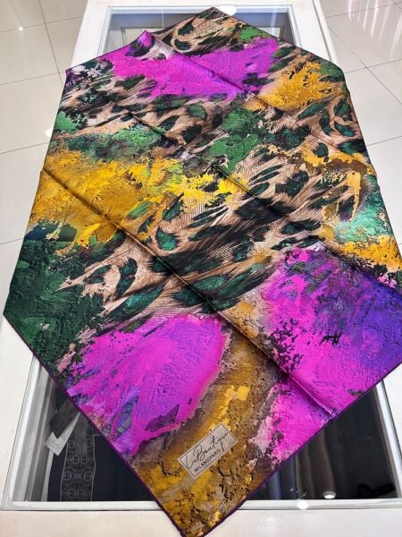 ÇOK RENKLİ DESENLİ SURA İPEK EŞARP/ LABOUTİQUE