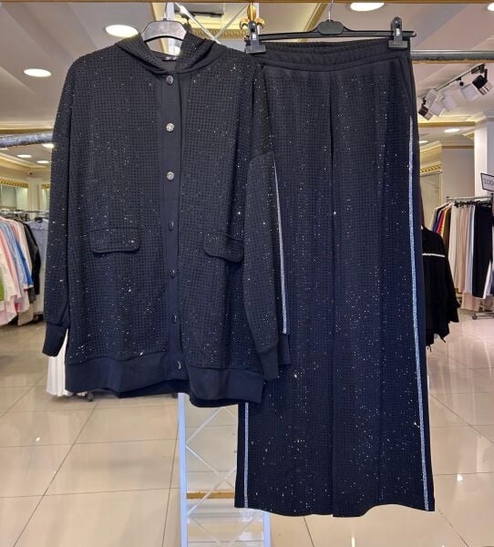 TAMAMI TAŞ İŞLEMELİ PANTOLONLU TAKIM/ GHISA