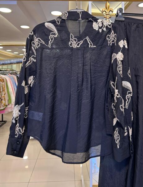 GÖMLEĞİ NAKIŞ İŞLEMELİ ETEKLİ TAKIM/ GHISA