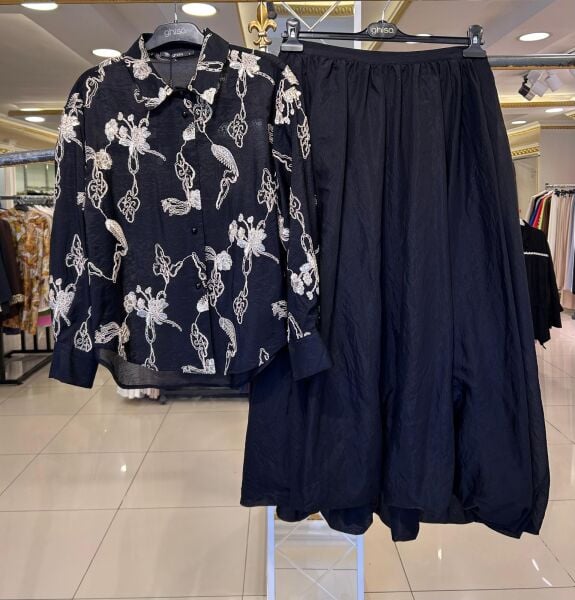 GÖMLEĞİ NAKIŞ İŞLEMELİ ETEKLİ TAKIM/ GHISA