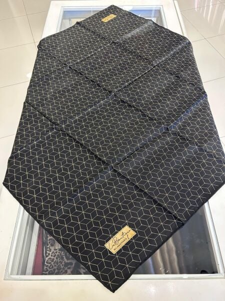 GEOMETRİK DESENLİ SURA İPEK EŞARP/ LABOUTİQUE