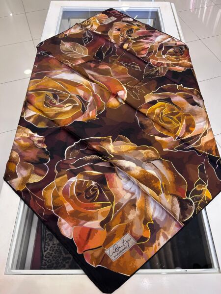 GÜL DESENLİ SURA İPEK EŞARP/ LABOUTİQUE