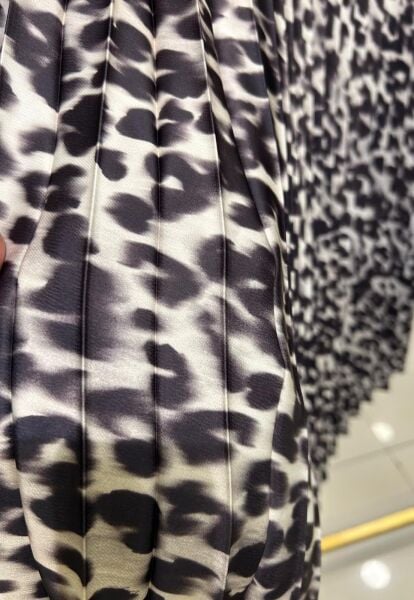 SATEN LEOPAR DESENLİ PİLİSE ETEK /SEÇİL