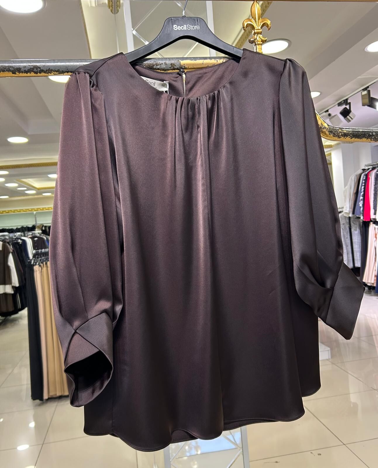 KOL UÇLARI DETAYLI SATEN BLUZ /SEÇİL