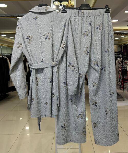 TAMAMI BONCUK İŞLEMELİ ÇİZGİLİ TAKIM/ FUAT GÜRŞEN