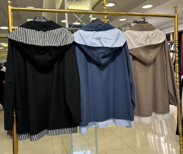 YENİSEZON KİRPİ BROŞLU KAPÜŞONLU TRENÇ/ GHISA