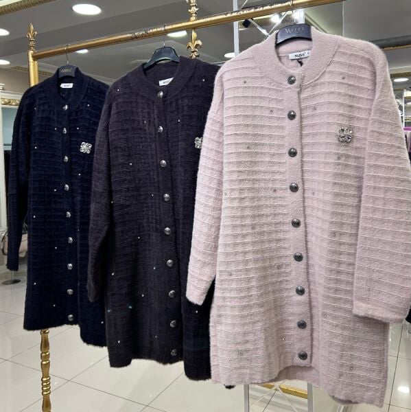 TAŞ İŞLEMELİ ÇITÇIT KAPAMA ANGORA HIRKA/NUSS