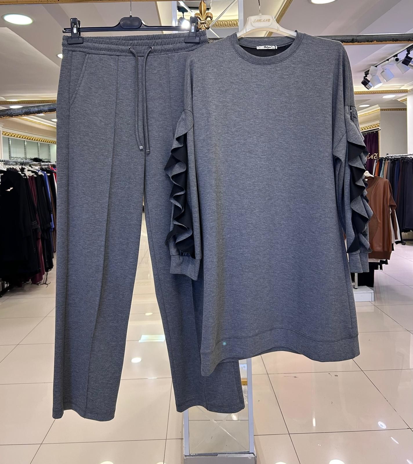 KOLLARI FIRFIR VE FERMUAR DTY. PANTOLONLU TAKIM/BELGİN