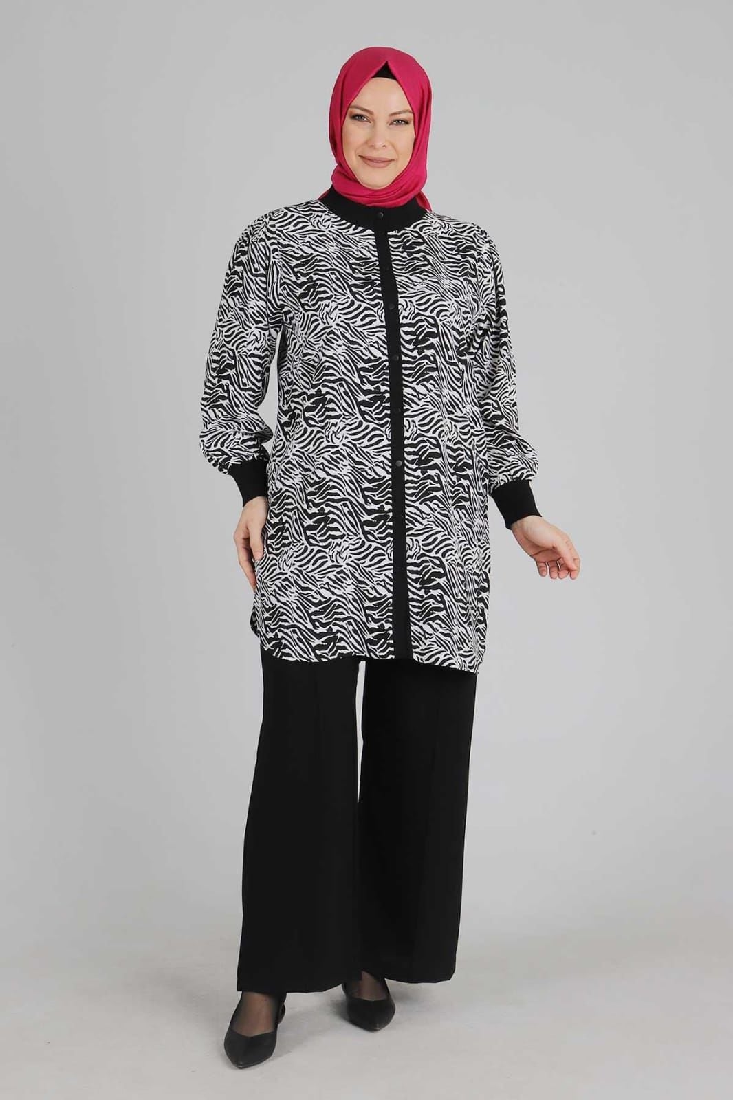 Büyük Beden Tesettür Zebra Desenli Pantolonlu Takım Siyah