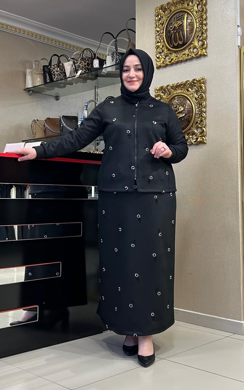 KENDİNDEN SİMLİ BONCUK İŞLEMELİ TAKIM/ FUAT GÜRŞEN 