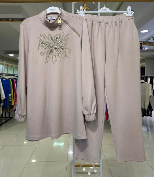 FERMUAR VE İŞLEME DTY. PANTOLONLU TAKIM/NUSS