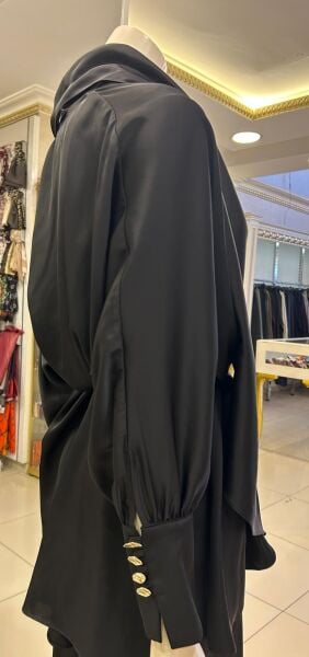 YAKASI FULAR VE DÜĞME DTY. SATEN TAKIM/ THREE LIGHT