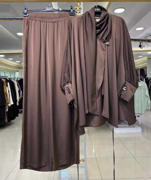 YAKASI FULAR VE DÜĞME DTY. SATEN TAKIM/ THREE LIGHT