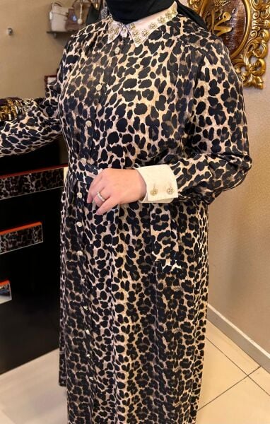 ﻿YAKASI TAŞ DTY. LEOPAR ELBİSE/ GHISA