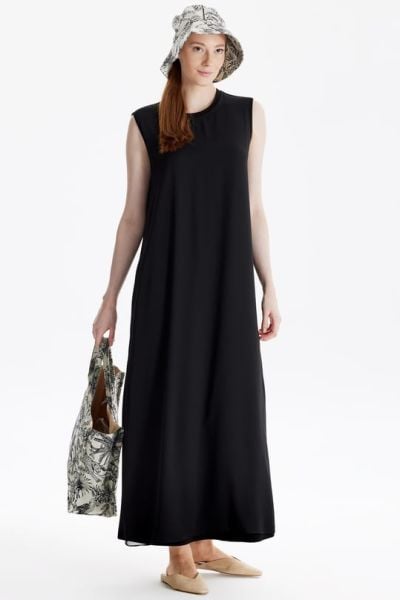 ﻿ÖNÜ ŞİFONLU KOLSUZ İÇLİK ELBİSE/TIĞTRİKO