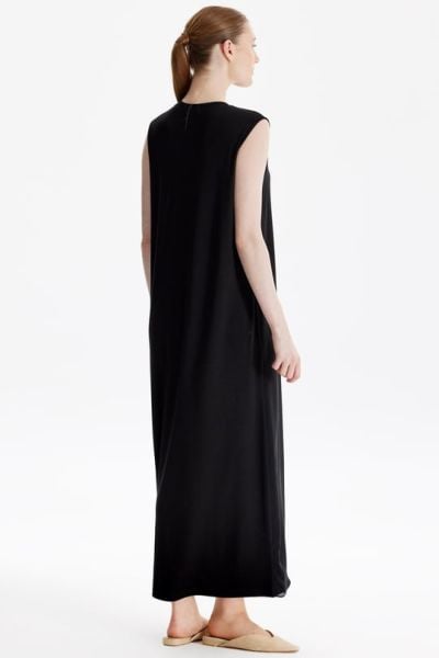 ﻿ÖNÜ ŞİFONLU KOLSUZ İÇLİK ELBİSE/TIĞTRİKO