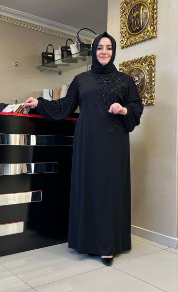 PUL VE BONCUK İŞLEMELİ KREP KUMAŞ ELBİSE/ FUAT GÜRŞEN