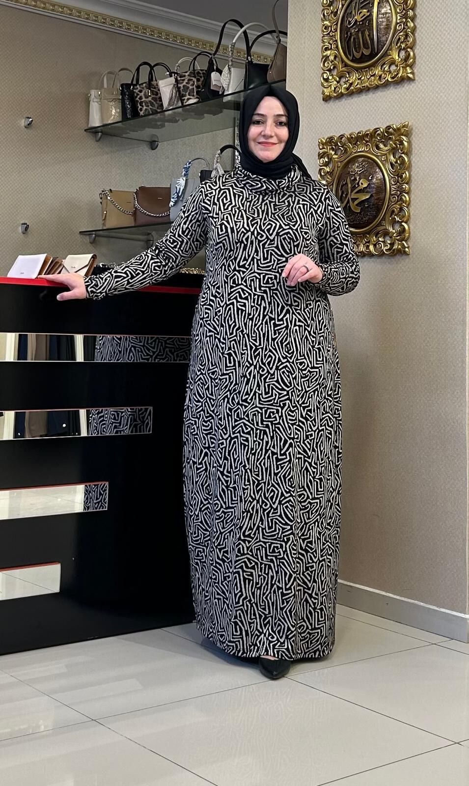 BALIKÇI YAKA KENDİNDEN DESENLİ VİSKON ELBİSE/NURCAN ÇETİN 