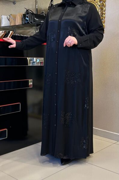 PUL VE BONCUK İŞLEMELİ SATEN KUMAŞ DTY. ELBİSE /FUAT GÜRŞEN