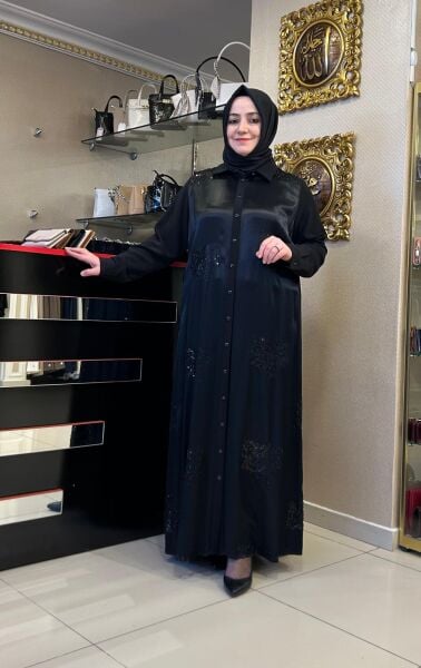 PUL VE BONCUK İŞLEMELİ SATEN KUMAŞ DTY. ELBİSE /FUAT GÜRŞEN