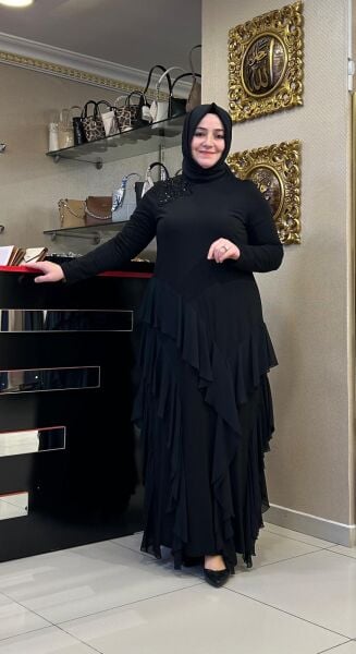 OMZU BONCUK İŞLEMELİ ETEĞİ ŞİFON DTY. ELBİSE/NURCAN ÇETİN