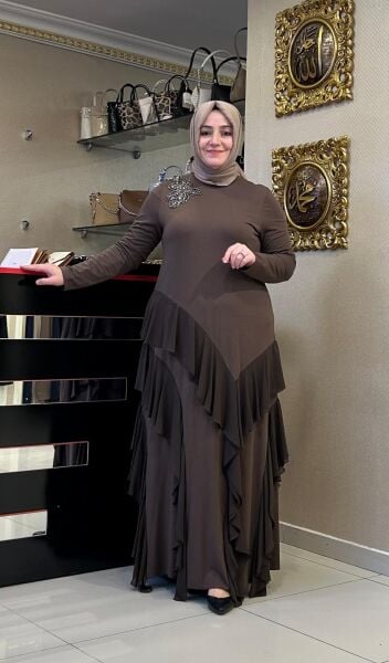 OMZU BONCUK İŞLEMELİ ETEĞİ ŞİFON DTY. ELBİSE/NURCAN ÇETİN