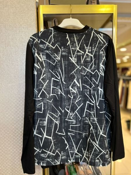 ARKASI DESENLİ CEP DETAYLI BLUZ