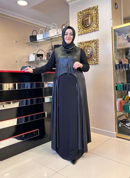 ﻿DERİ SÜVETERLİ TAKIM ŞEKLİNDE ELBİSE/MÜSEMMA