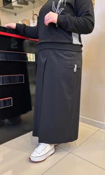 TAŞ İŞLEMELİ BLUZ VE PARAŞÜT KUMAŞ ETEK TAKIM/ FUAT GÜRŞEN