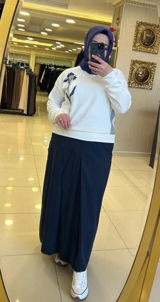 TAŞ İŞLEMELİ BLUZ VE PARAŞÜT KUMAŞ ETEK TAKIM/ FUAT GÜRŞEN