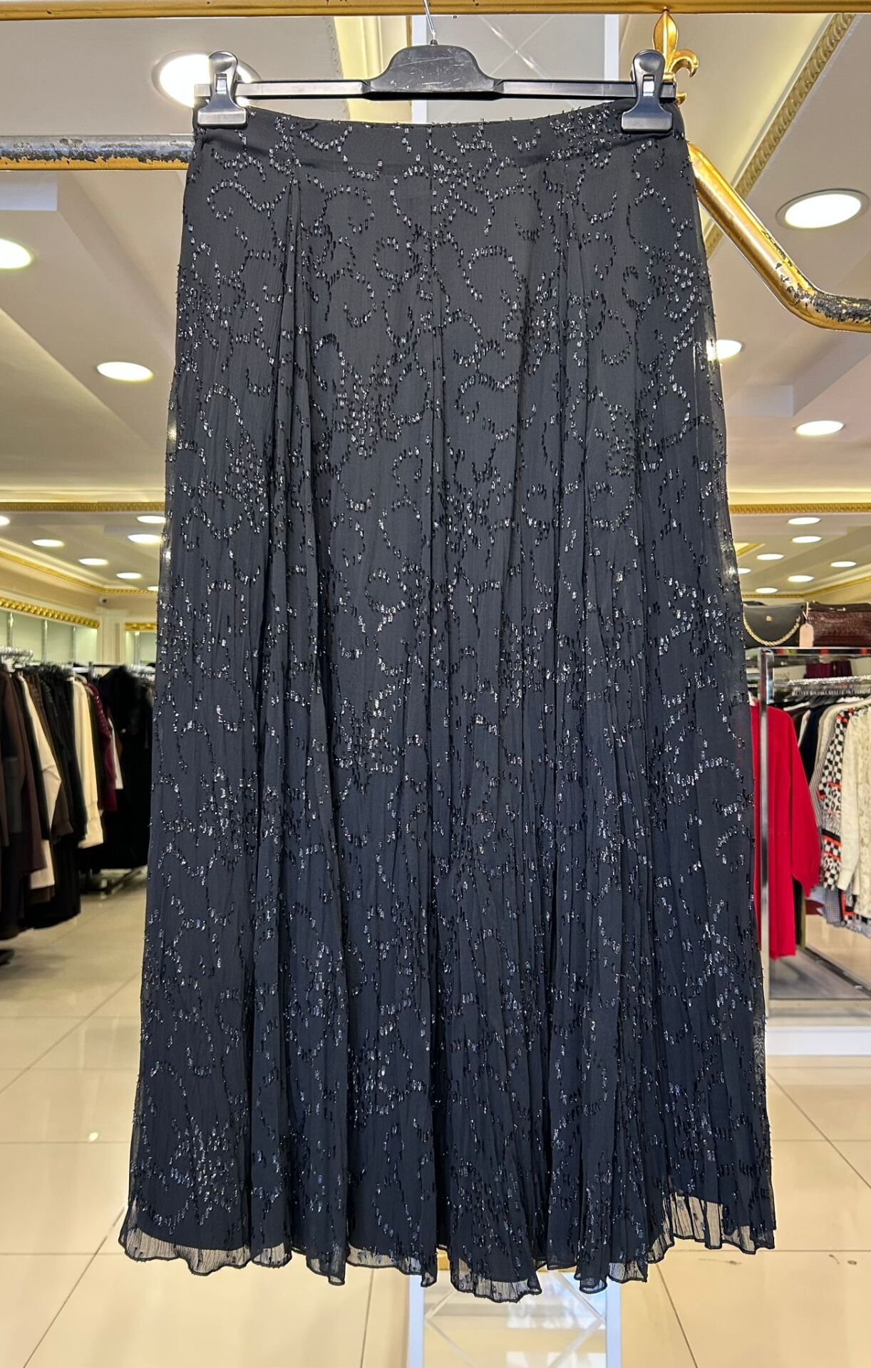 IŞILTILI DESENLİ ŞİFON ETEK /FUAT GÜRŞEN