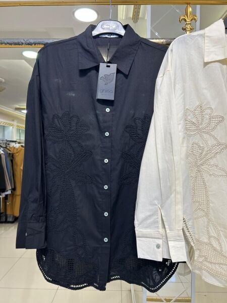 ÜZERİ NAKIŞ İŞLEMELİ PAMUK GÖMLEK/ GHISA