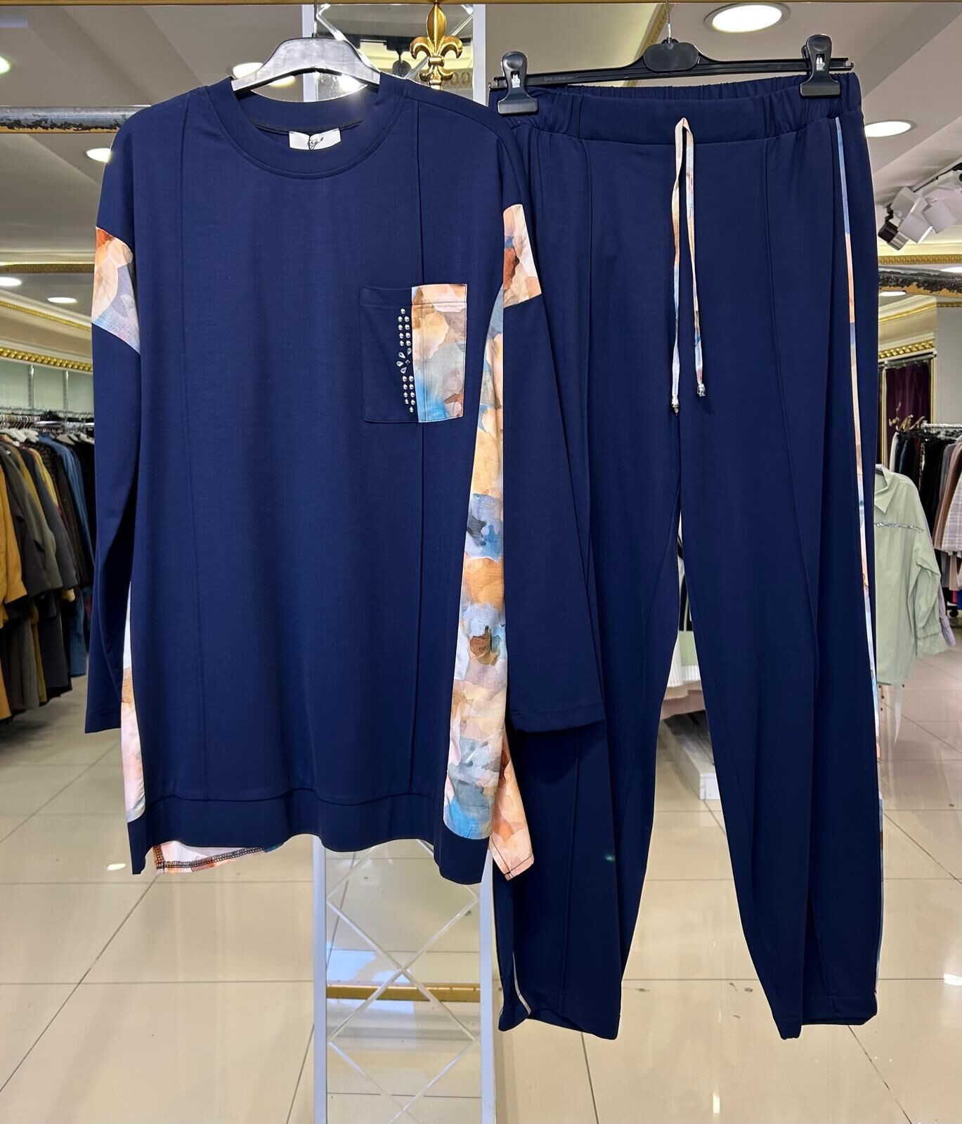 KONTRAST RENKLİ DESENLİ TAKIM/ TIĞTRİKO