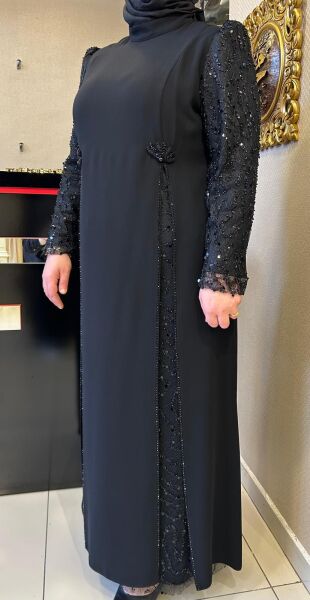 ÇİFT TARAFLI YIRTMAÇ DTY. İŞLEMELİ ABİYE ELBİSE /JUKİ MODA