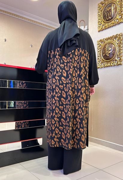 ﻿LEOPAR DESENLİ KOLSUZ İÇLİK VE HIRKA TAKIM/MÜSEMMA