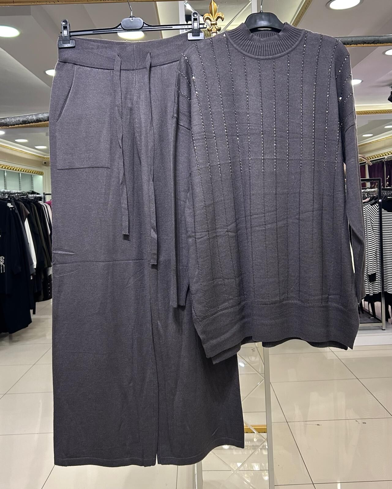 TUNİĞİ TAŞ İŞLEMELİ PANTOLONLU TRİKO TAKIM /FUAT GÜRŞEN