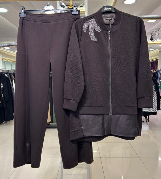 OMZU TAŞ İŞLEMELİ KABARTMA DESEN TAKIM/LISSMORE