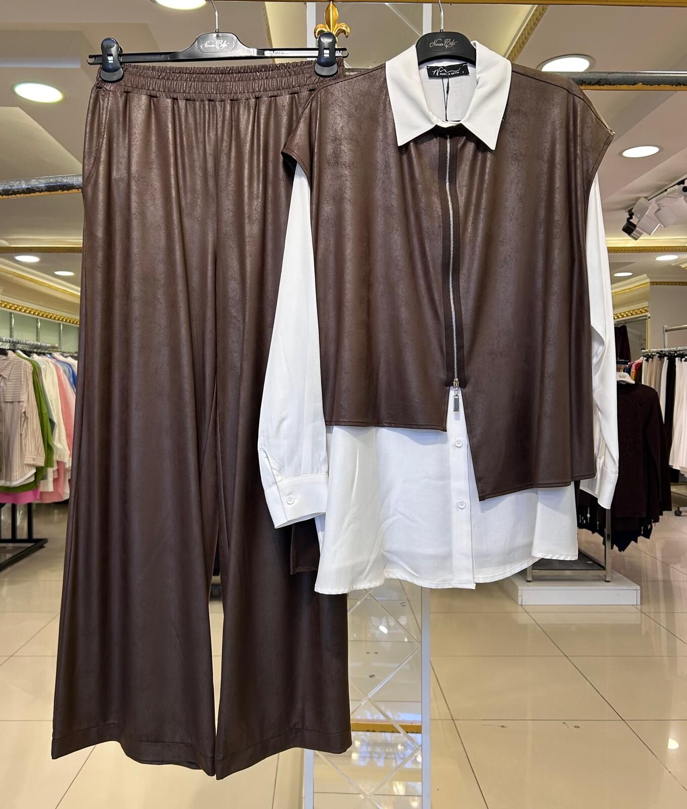 GÖMLEKLİ LATEKS DERİ 3'LÜ TAKIM/ NURCAN ÇETİN