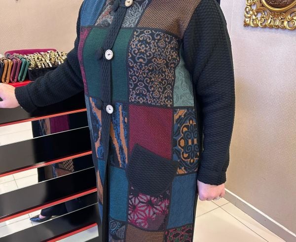 ÖNÜ DESENLİ DÜĞME DTY. HIRKA /BEHREM