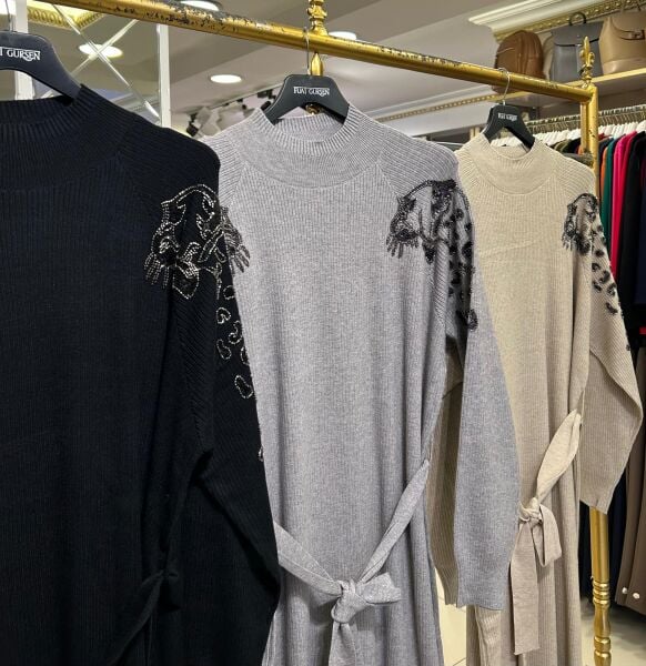 OMZU BONCUK İŞLEMELİ TRİKO ELBİSE/ FUAT GÜRŞEN 