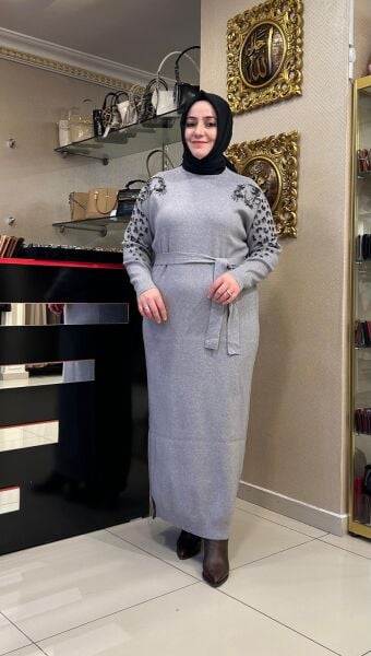 OMZU BONCUK İŞLEMELİ TRİKO ELBİSE/ FUAT GÜRŞEN 