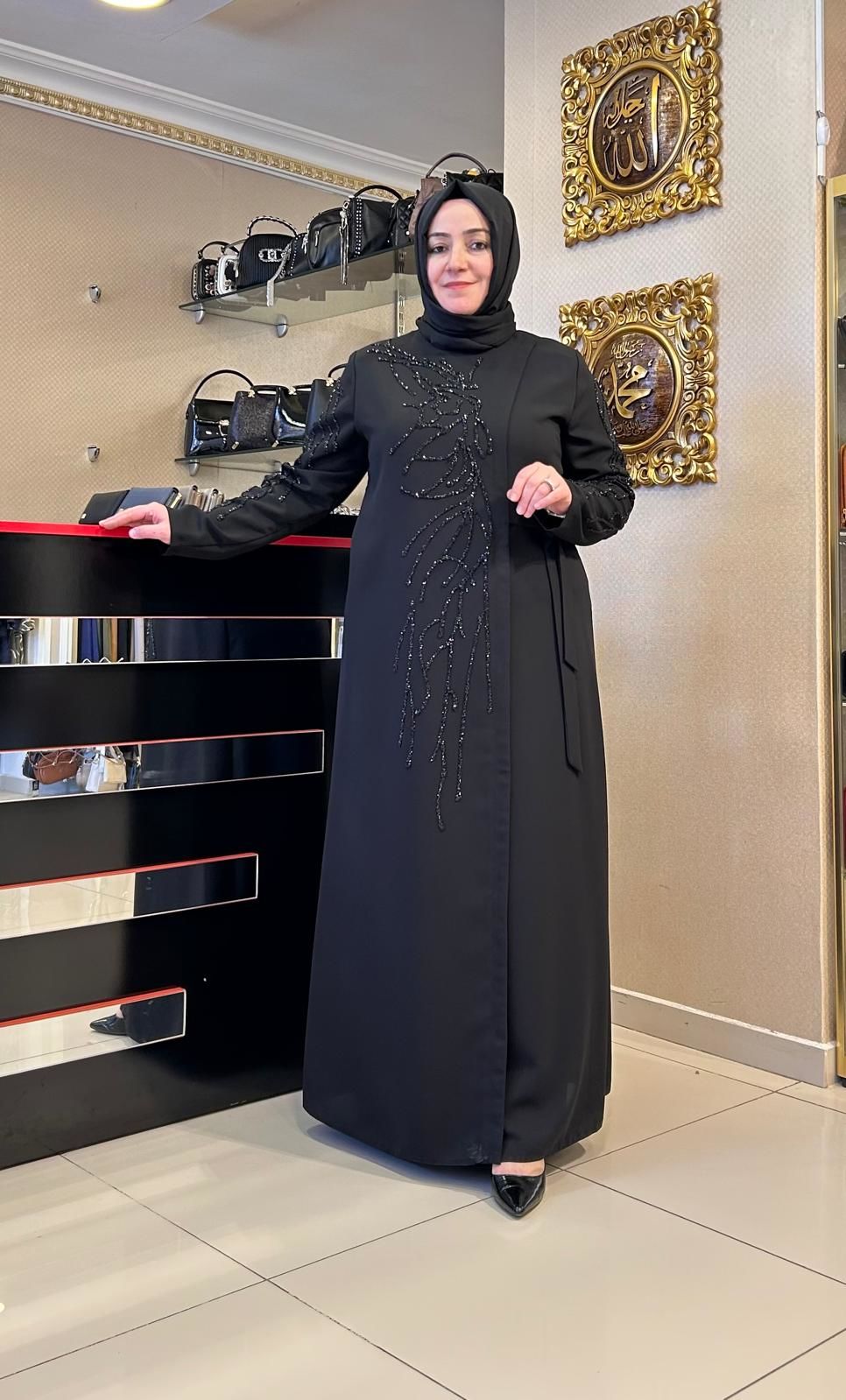 TAŞ İŞLEMELİ YAN KAPAMALI FERACE/ZERENAY