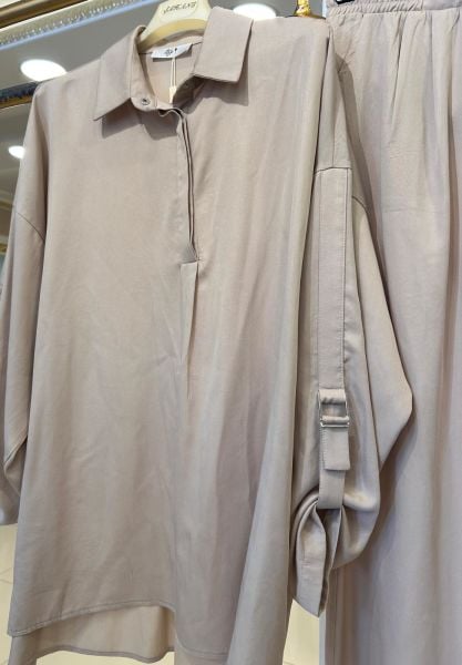 TUNİK VE PANTOLONU KAYIŞ DTY. TAKIM/TIĞTRİKO