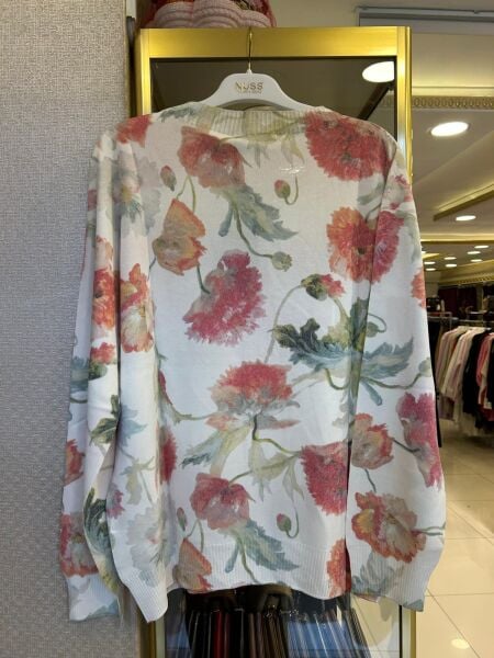 TAŞ İŞLEMELİ ÇİÇEK DESENLİ MERSERİZE BLUZ /GHISA