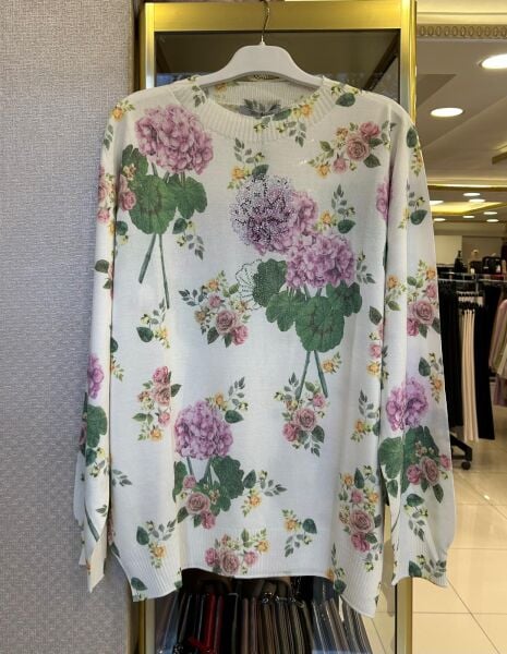 TAŞ İŞLEMELİ ÇİÇEK DESENLİ MERSERİZE BLUZ /GHISA