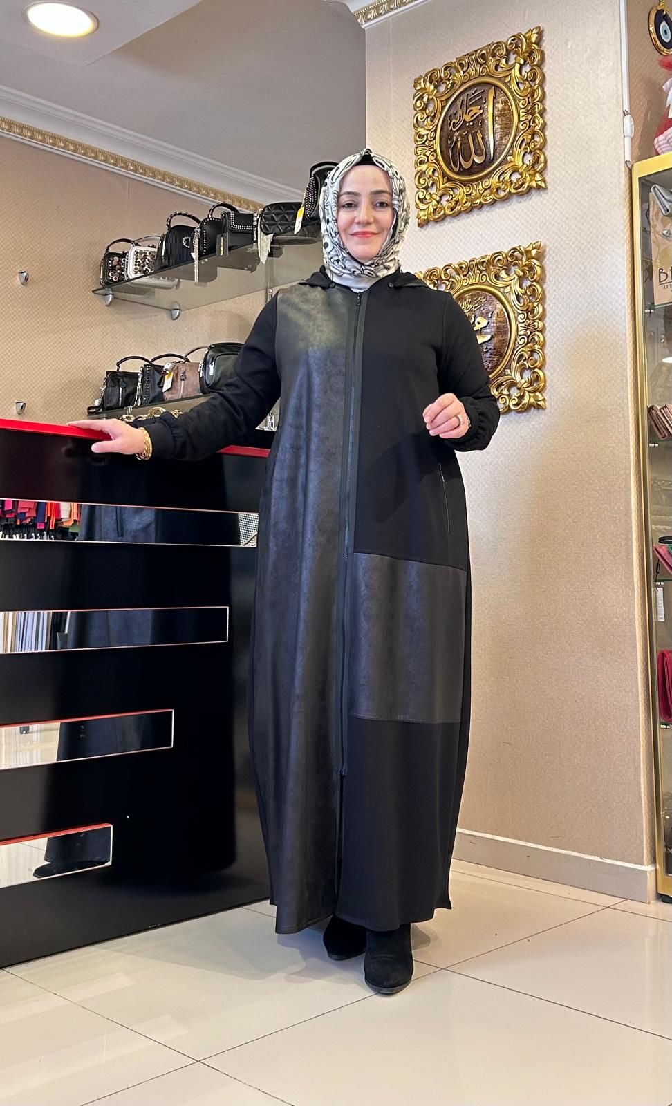 ﻿KAPÜŞONLU LATEKS DERİ DTY. FERACE/NURCAN ÇETİN