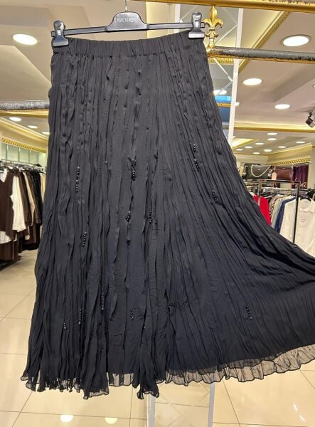 TAŞ VE BONCUK İŞLEMELİ ŞİFON ETEK /FUAT GÜRŞEN