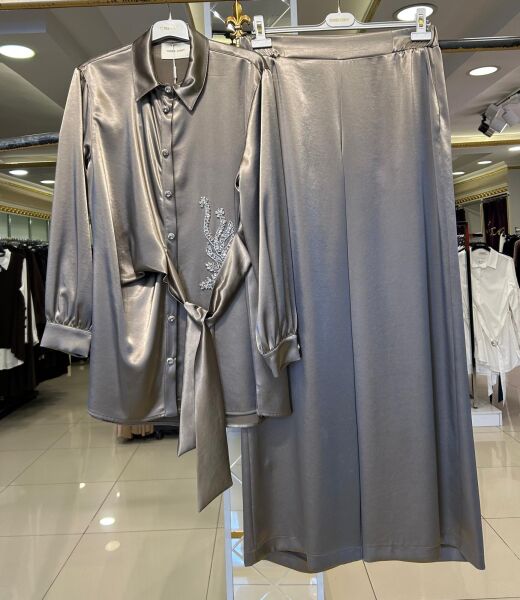 SİTARE TAŞ İŞLEMELİ BAĞLAMA DTY. SATEN TAKIM/ THREE LIGHT