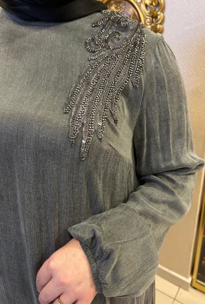 ﻿OMUZU İŞLEMELİ İPEK CUPRA ELBİSE/NURCAN ÇETİN