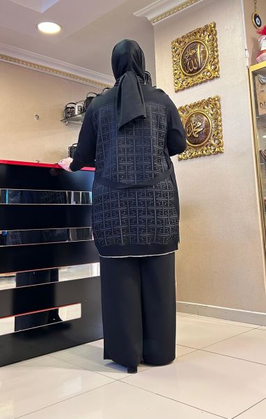 ﻿KENDİNDEN DESENLİ ÇİFT RENK HIRKA/GHISA